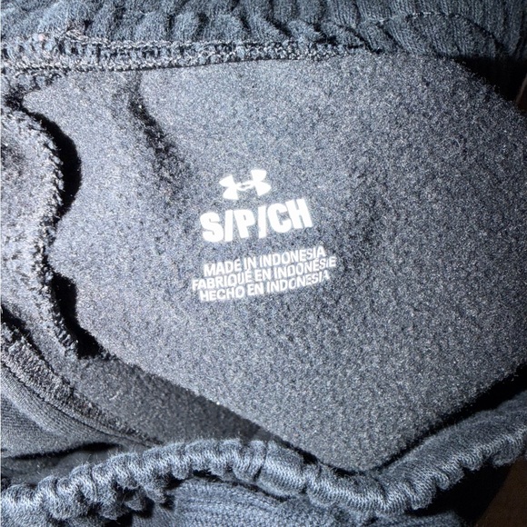 Under Armour men’s small straight leg sweat pants. Pre-loved good condition. - Picture 2 of 3